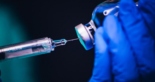 Πιέσεις σε Pfizer και Moderna να μοιραστούν την τεχνολογία mRNA των εμβολίων