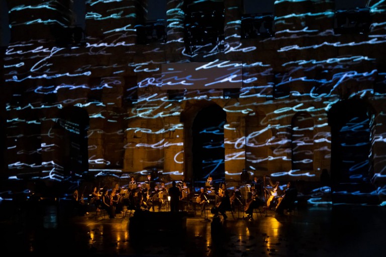 Μόνικα Μπελούτσι – Μας έδωσε την ευκαιρία να υποκλιθούμε ξανά στο μεγαλείο της Μαρίας Κάλλας