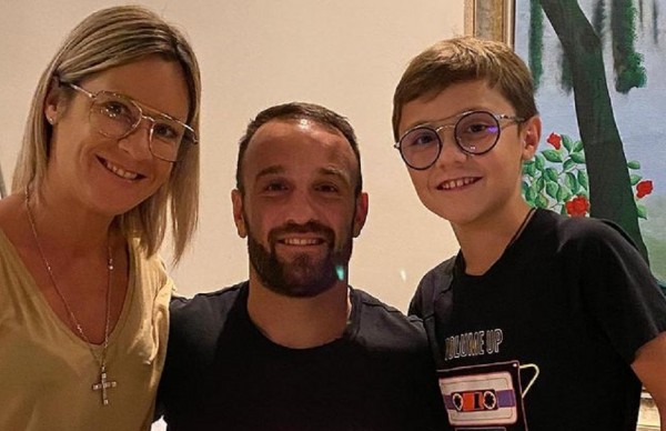 Ολυμπιακός – Η τούρτα και το μήνυμα του Βαλμπουενά