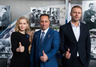 Έτοιμη για εκτόξευση η πρωταγωνίστρια της πρώτης ταινίας που θα γυριστεί στο Διάστημα