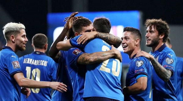 Πεντάστερη η Ιταλία (5-0), όρθια με Σβιντέρσκι η Πολωνία (1-1)