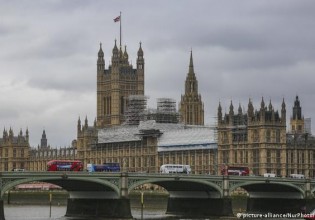 AUKUS – Ανεβάζει τους τόνους το Λονδίνο