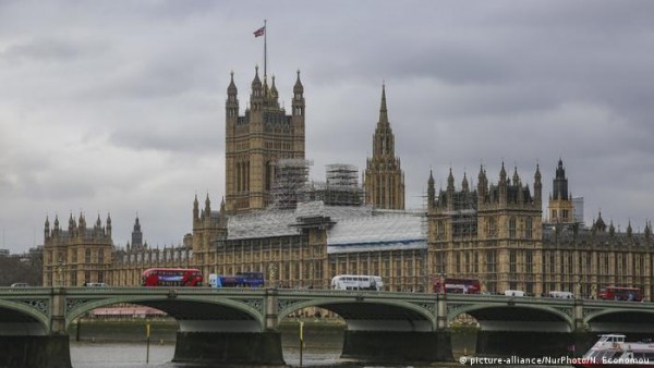 AUKUS – Ανεβάζει τους τόνους το Λονδίνο