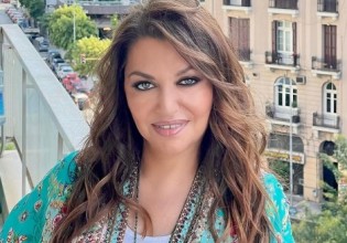 Καίτη Γαρμπή – Αυτός είναι ο καλλιτέχνης που θα εμφανίζεται τελικά μαζί της σε ιστορικό μαγαζί φέτος