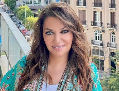 Καίτη Γαρμπή – Αυτός είναι ο καλλιτέχνης που θα εμφανίζεται τελικά μαζί της σε ιστορικό μαγαζί φέτος