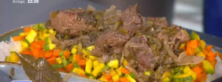 Ο chef Τίμος Ζαχαράτος φτιάχνει μοσχαράκι λεμονάτο με ρύζι και λαχανικά