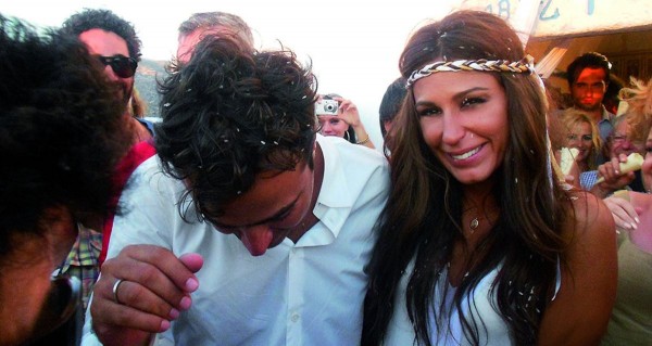 Η Κατερίνα Παπουτσάκη αποκαλύπτει πόσο κόστισε το νυφικό της – Πάθαμε σοκ