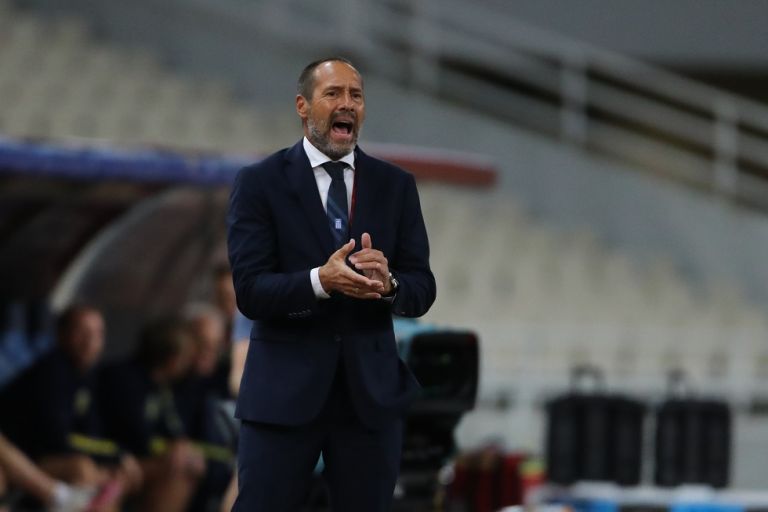 «Καρφιά» Φαν Σιπ στις ομάδες για τη μη χρήση Ελλήνων