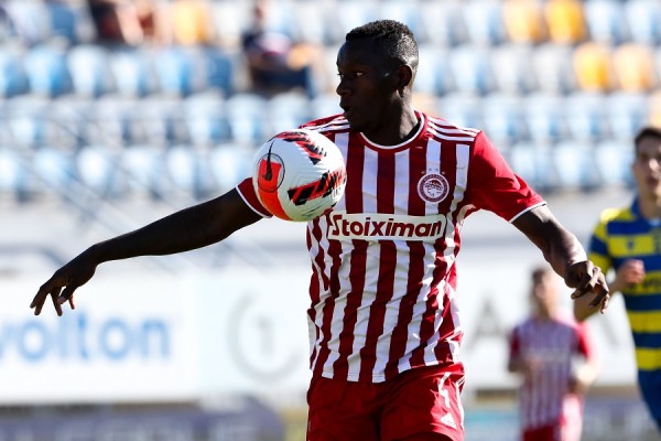 Ο Μαντί Καμαρά αποθεώνει συμπαίκτη του