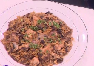 Λαχταριστό κριθαρότο με κοτόπουλο και μανιτάρια