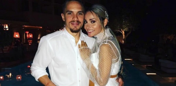 Πετρούνιας και Μιλλούση – Ο παραμυθένιος τους γάμος σε τέσσερα καρέ