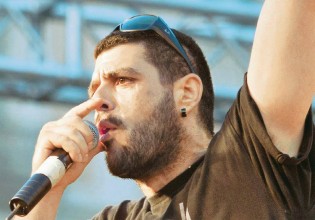 ΣΥΡΙΖΑ – Τιμούμε τη μνήμη του Παύλου Φύσσα – Με τη θυσία του άνοιξε το δρόμο για την καταδίκη των νεοναζί