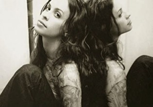 Συγκλονίζει η Αλάνις Μόρισετ – «Ήταν όλοι τους παιδόφιλοι»