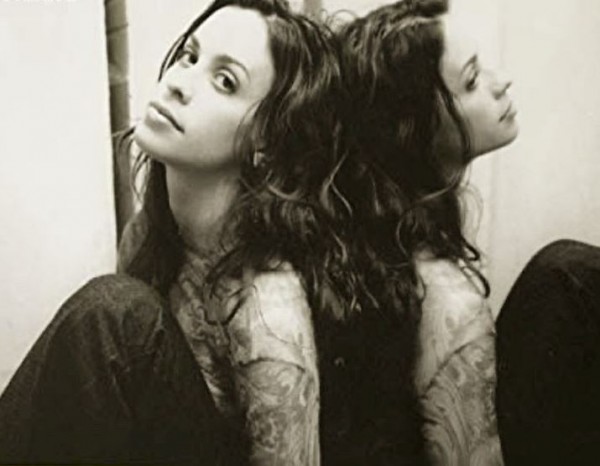 Συγκλονίζει η Αλάνις Μόρισετ – «Ήταν όλοι τους παιδόφιλοι»