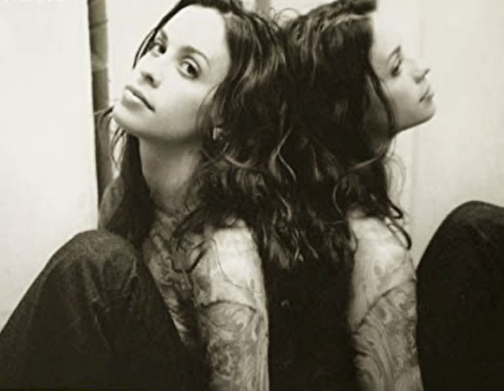 Συγκλονίζει η Αλάνις Μόρισετ – «Ήταν όλοι τους παιδόφιλοι»