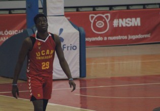 Αντετοκούνμπο – Έλληνες πολίτες ο Άλεξ και η μαμά Βερόνικα