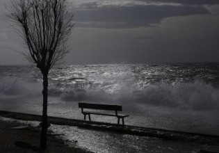Καιρός – Ισχυροί άνεμοι στο Αιγαίο, θα φτάσουν τα 7 μποφόρ – Πού θα βρέξει