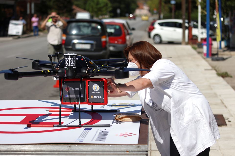 Drone για τη μεταφορά φαρμάκων δοκιμάζεται στα Τρίκαλα