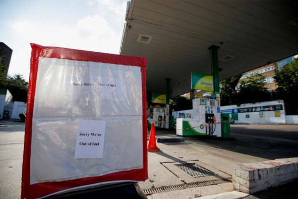 Βρετανία – Κυβερνητική παρέμβαση για τα άδεια πρατήρια