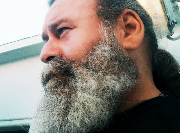 Κωστής Σαββιδάκης – «Στην Εκκλησία υπάρχουν αρκετοί “τενεκέδες” που κάνουν θόρυβο»