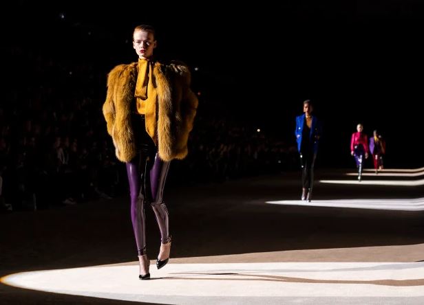 Saint Laurent και Brioni γυρίζουν την πλάτη στη ζωική γούνα