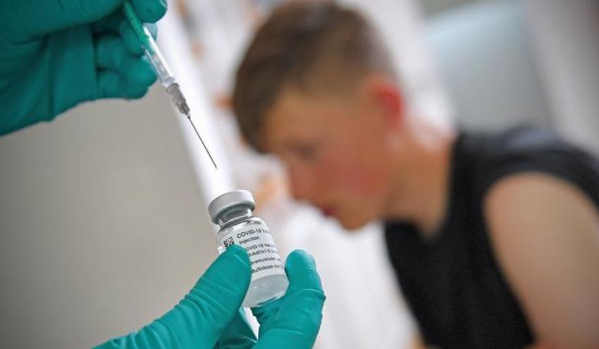 Βρετανία – Καμία απόφαση ακόμη για τον εμβολιασμό υγιών παιδιών 12-15 ετών