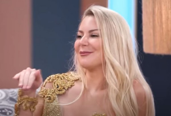 The Bachelor – Η Αθηνά με τη… φέτα έριξε χυλόπιτα στον Αλέξη Παππά και το Twitter την λάτρεψε