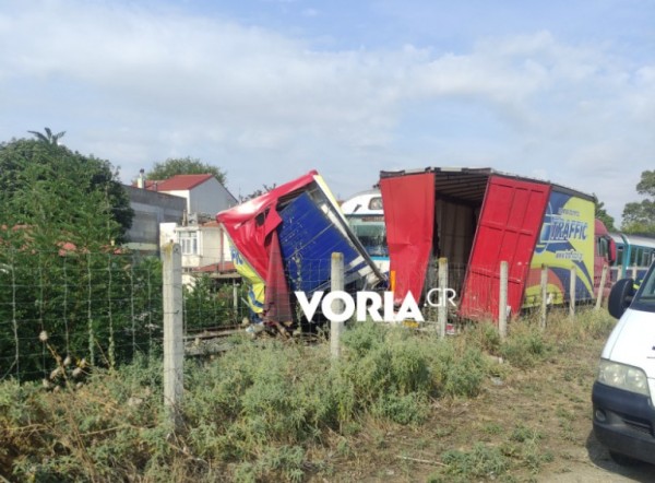 Θεσσαλονίκη – Τρένο συγκρούστηκε με φορτηγό