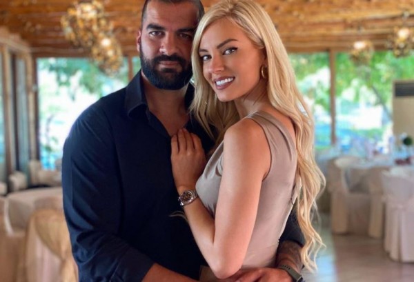 Τζούλια Νόβα – Σήμερα ο πολιτικός γάμος της παρουσιάστριας