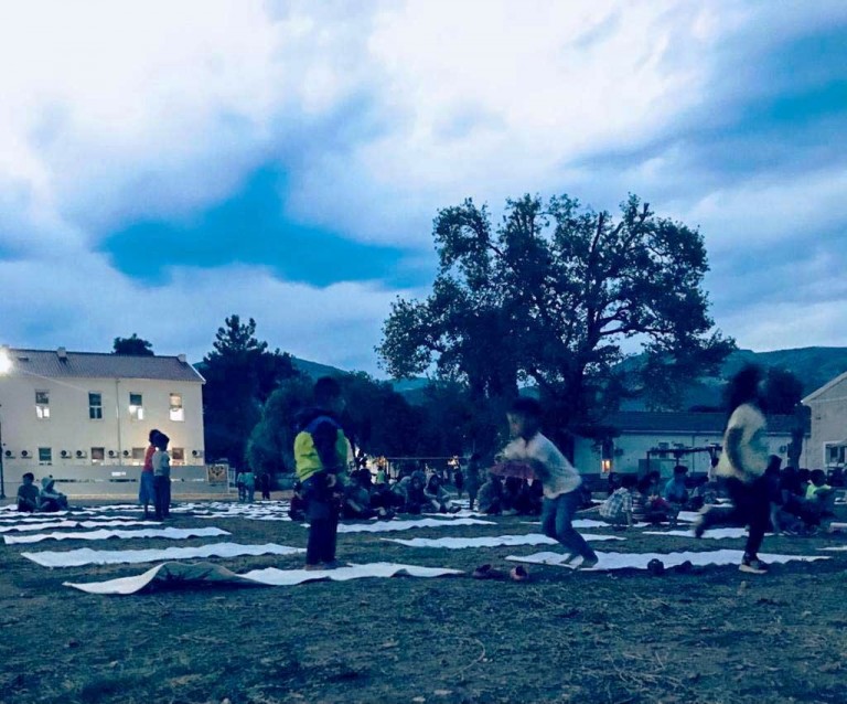 Καβάλα – Νύχτες θερινού σινεμά στη δομή φιλοξενίας μεταναστών