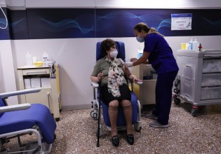 Εμβολιασμοί – Πόσο μακριά είμαστε από το τείχος ανοσίας – Οι ηλικιακές ομάδες που βρίσκονται πιο πίσω