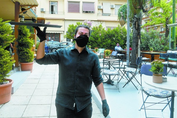 Ανεμβολίαστοι – Αυτοί είναι οι 10 κλάδοι στους οποίους απαιτούνται πλέον δύο test για τους εργαζόμενους