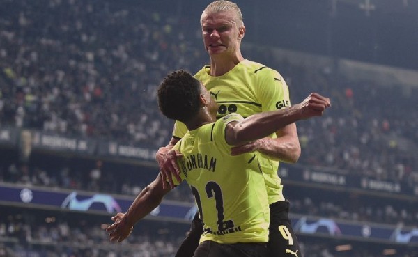 Μεγάλο διπλό της Ντόρτμουντ στην Πόλη (2-1)