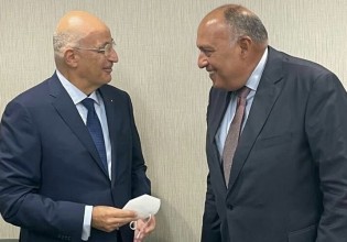 Δένδιας – Οι τουρκικές προκλήσεις στο επίκεντρο της συνάντησής του με τον Σούκρι