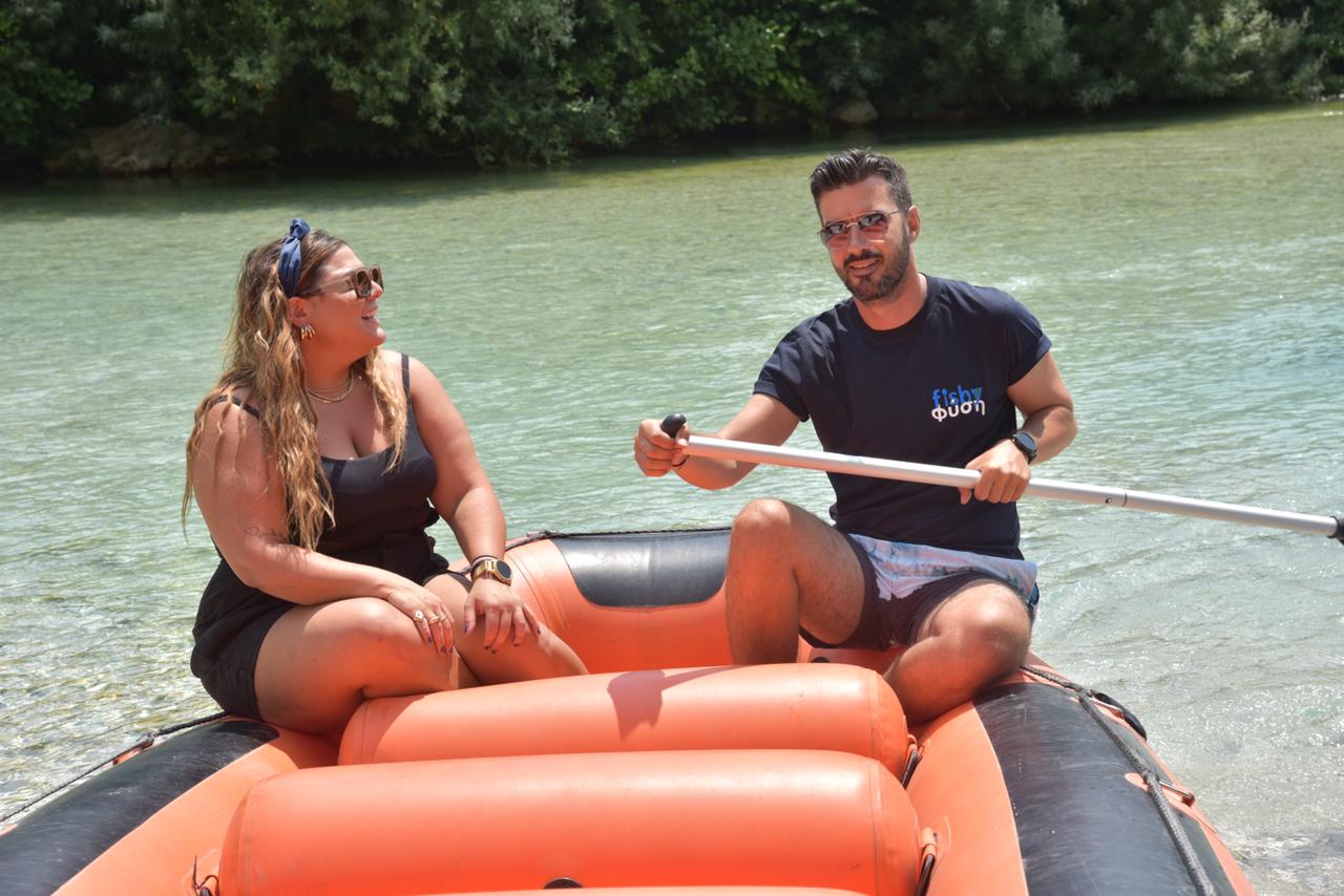 Fishy – Ο Γιάννης Τσιμιτσέλης με την Δανάη Μπάρκα πηγαίνουν για ψάρεμα στα 60 μέτρα