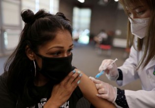 ΗΠΑ – Η πλειονότητα των εταιρειών ζητά εμβολιασμένους εργαζόμενους