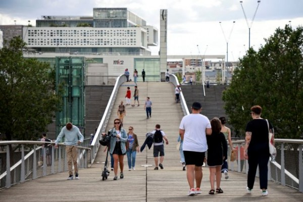Γαλλία – Η χρήση του υγειονομικού πάσου ενδέχεται να χαλαρώσει για την είσοδο στα εμπορικά κέντρα