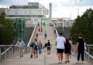 Γαλλία- Ξεκίνησε η τρίτη δόση σε ηλικιωμένους και ευπαθείς ομάδες