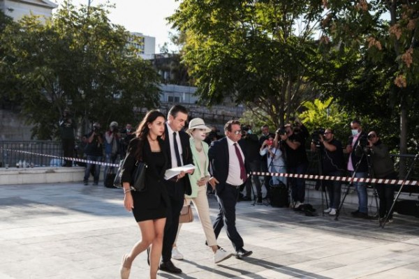 Επίθεση με βιτριόλι – Τι είπε ο δικηγόρος της Ιωάννας όταν έφτασε στο δικαστήριο