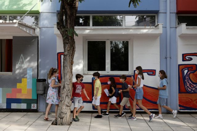Ηλιόπουλος - Απαράδεκτο το πρωτόκολλο για το άνοιγμα των σχολείων - Κινδυνεύουν να γίνουν επιταχυντής της πανδημίας