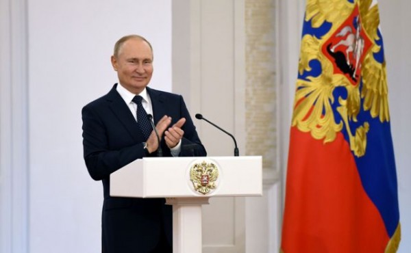 Πούτιν – Μπαίνει σε καραντίνα – Συνεργάτες του βρέθηκαν θετικοί στον κοροναϊό