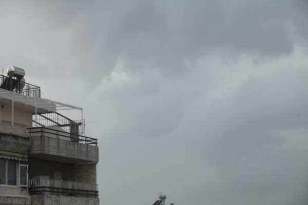 Καιρός – Προειδοποίηση για επικίνδυνες καταιγίδες το βράδυ της Τρίτης