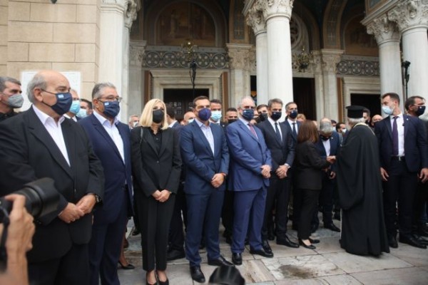 Μίκης Θεοδωράκης – Οι πολιτικοί αρχηγοί στον αποχαιρετισμό του οικουμενικού Έλληνα