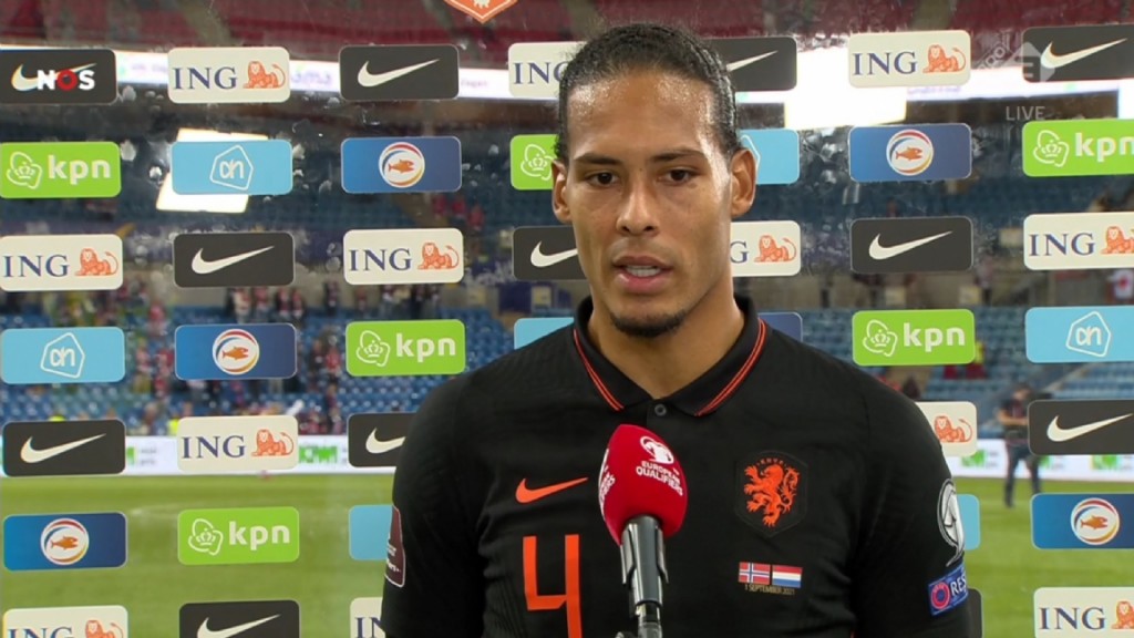 Εκνευρίστηκε με οπαδό ο Φαν Ντάικ και τον απώθησε