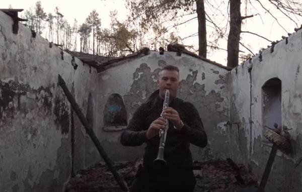 Εύβοια, ένας μήνα μετά – Ο σπαρακτικός ήχος του κλαρίνου αντιλαλεί στο καμένο δάσος