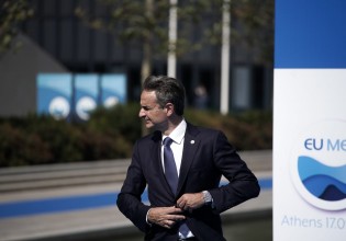 Μητσοτάκης – Από τη Γαλλία στην Κρήτη – Στις σεισμόπληκτες περιοχές ο πρωθυπουργός