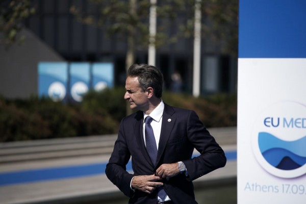 Μητσοτάκης – Από τη Γαλλία στην Κρήτη – Στις σεισμόπληκτες περιοχές ο πρωθυπουργός