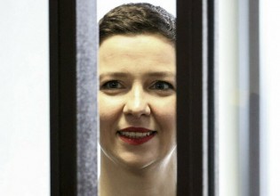 Λευκορωσία – Στη φυλακή η ηγέτης της αντιπολίτευσης Μαρία Κολεσνίκοβα – Φυλακίστηκε και ο Μαξίμ Ζνακ