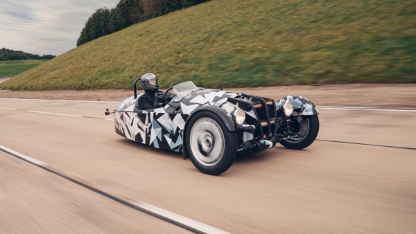 To Morgan 3-Wheeler επιστρέφει