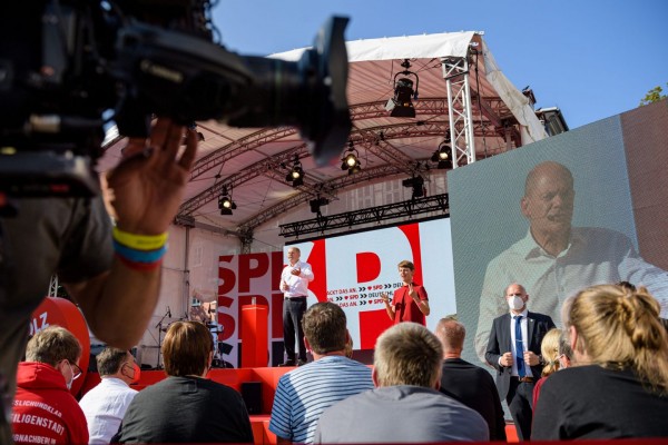 Γερμανία – Άνοδο στις δημοσκοπήσεις καταγράφει ο Όλαφ Σολτς – Πώς στοχεύει να φτιάξει κυβερνητικό συνασπισμό